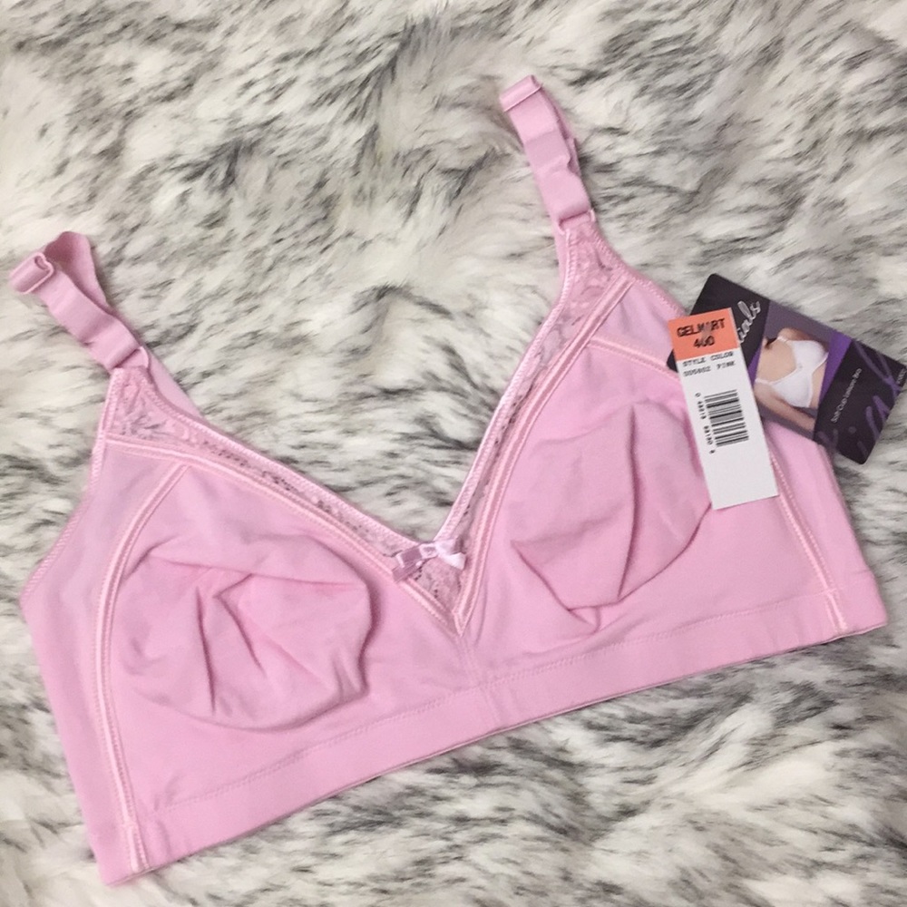 ✨2/$20✨ NWT BODY NATURALS Lace Trim Wireless Bra